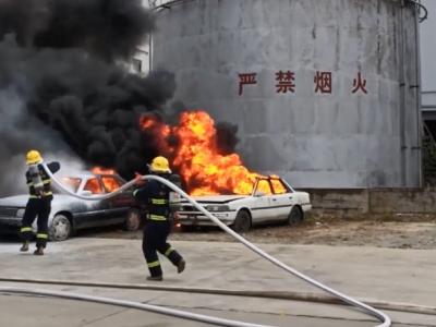 推车式压缩空气泡沫灭火装置